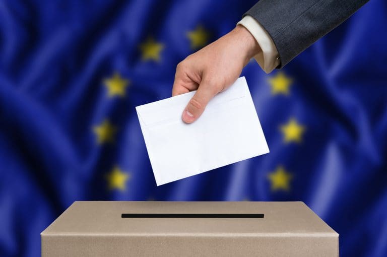 Die Jugend sagt Nein zu EU-Beitrittsverhandlungen — adriano_cz / depositphotos.com