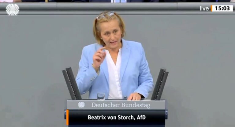 Linke demonstrieren gegen Kinderschutzkongress — phoenix.de
