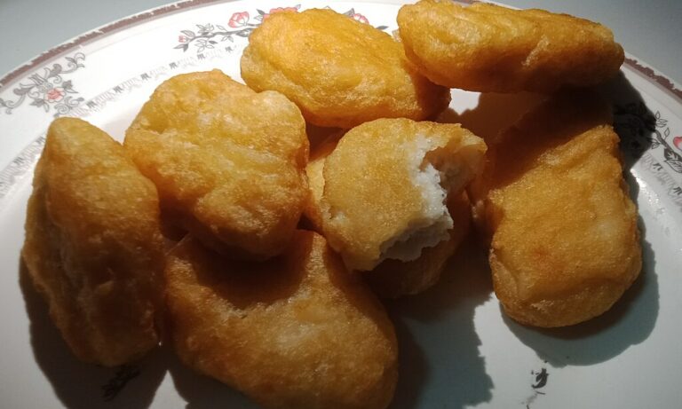 Bizarr: Chicken Nuggets verhindern Abschiebung! — Jiafei Slay Queen / wikimedia (CC0)