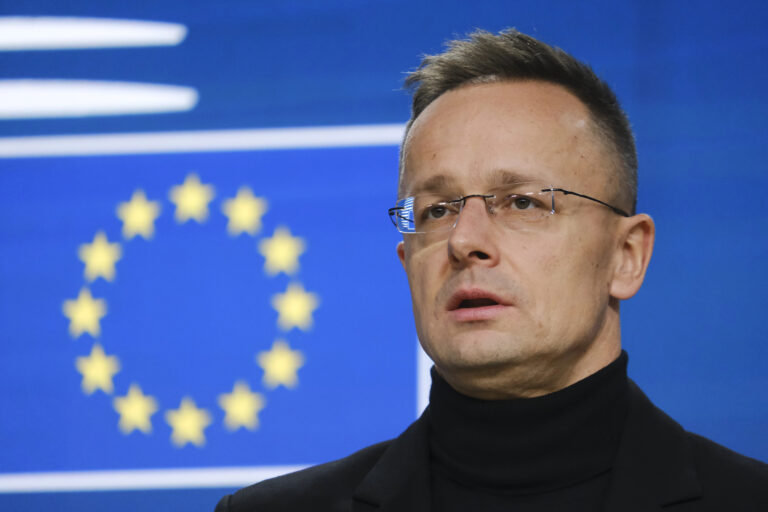 Minister: Ungarn befürchtet Kriegsvorbereitungen — Ale_Mi / depositphotos.com
