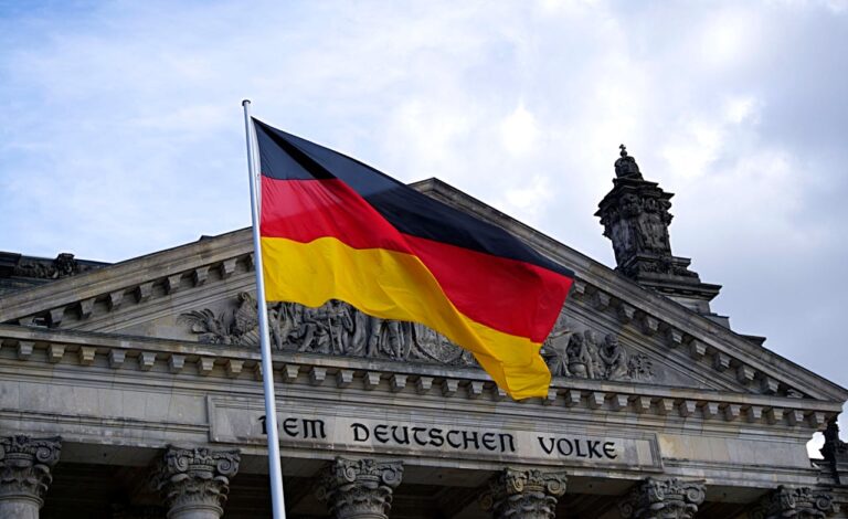 Mainstream-Medien ärgern sich über "Stolzmonat" — Ingo Joseph Spe / pexels.com