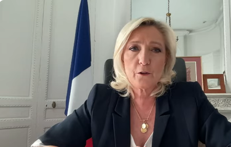 Landbauer und Le Pen auf Lega-Parteitag — Screenshot Matteo Salvini / YouTube