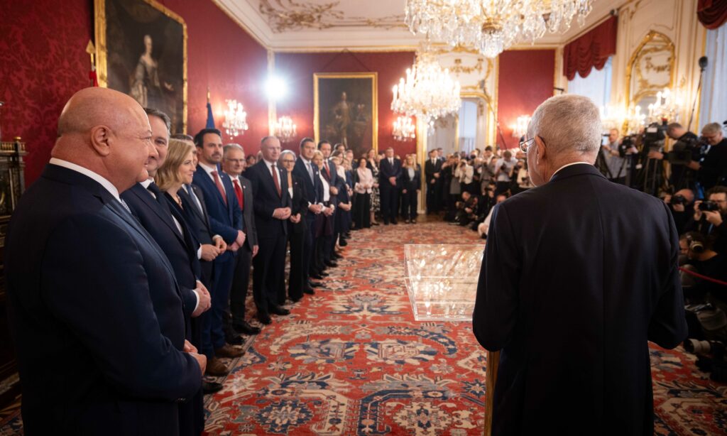 Bundesregierung, Angelobung