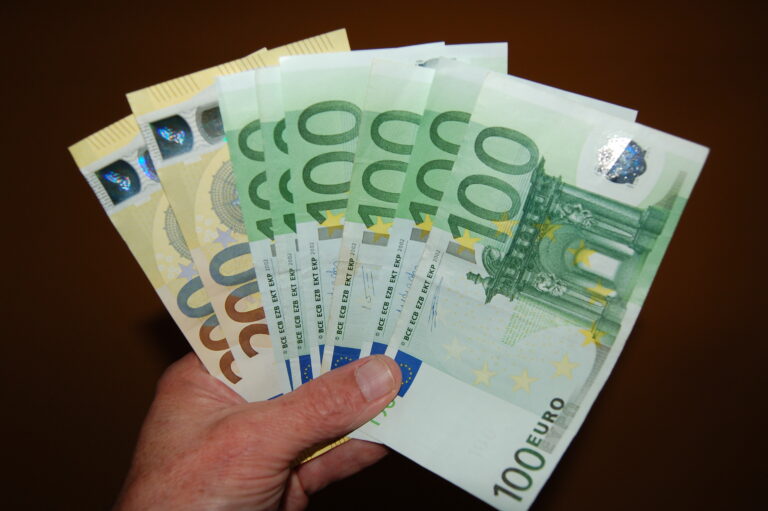 Die “Antifa” und das liebe Geld der Steuerzahler — unzensuriert.at