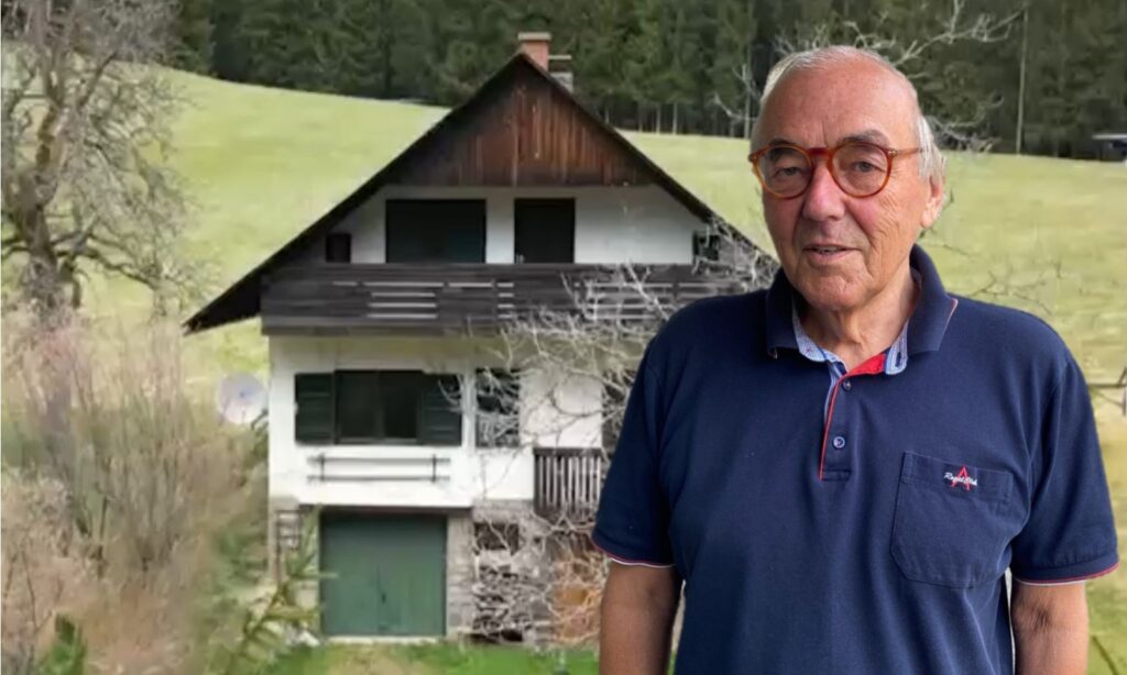 Dr. Helmut Leuker vor seinem Haus