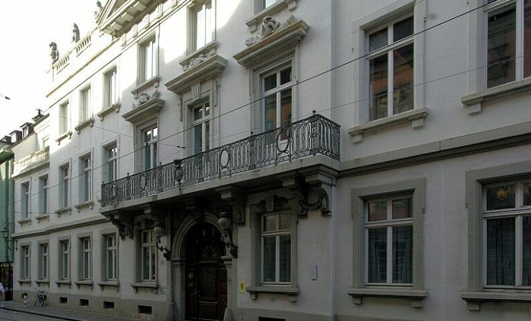 “Schandurteil”: Ahriman-Verlag verliert Klage gegen “perspektive” nach Antisemitismus-Vorwürfen — Joergens.mi / Wikimediacommons.org (CC-BY-SA-3.0)