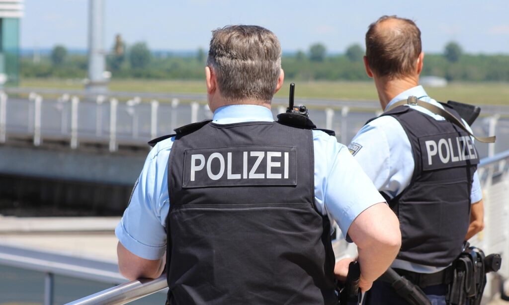 Flughafen-Polizei