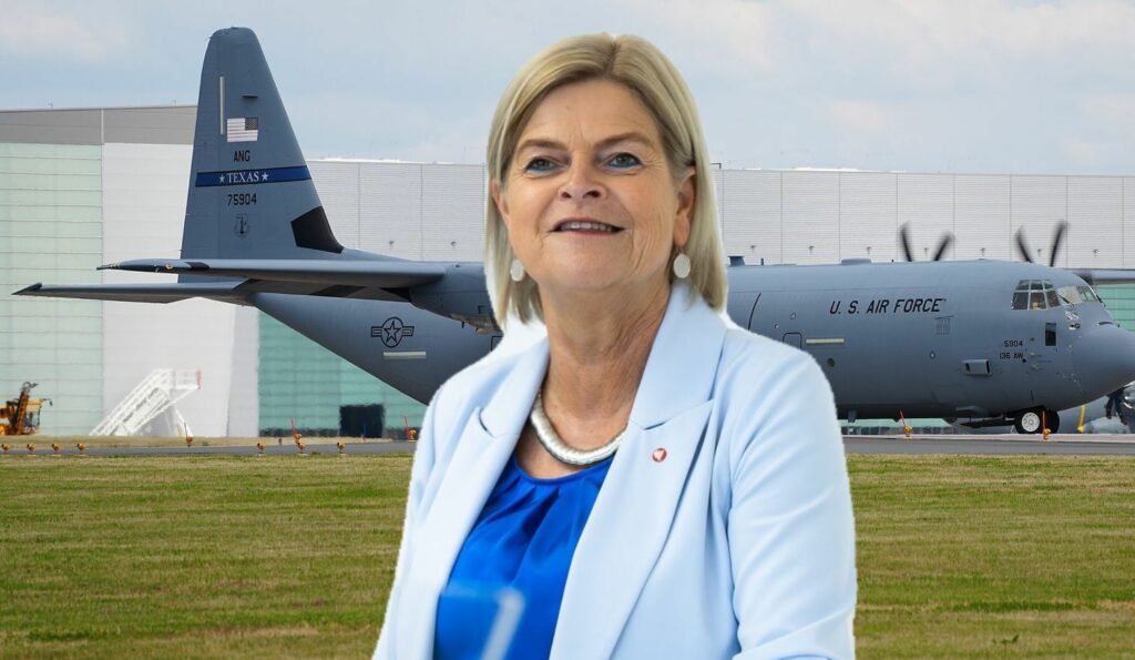 Klaudia Tanner, Hercules-Flugzeug