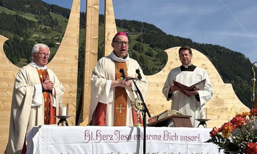 Bischof Hermann Glettler beim Gauder Fest